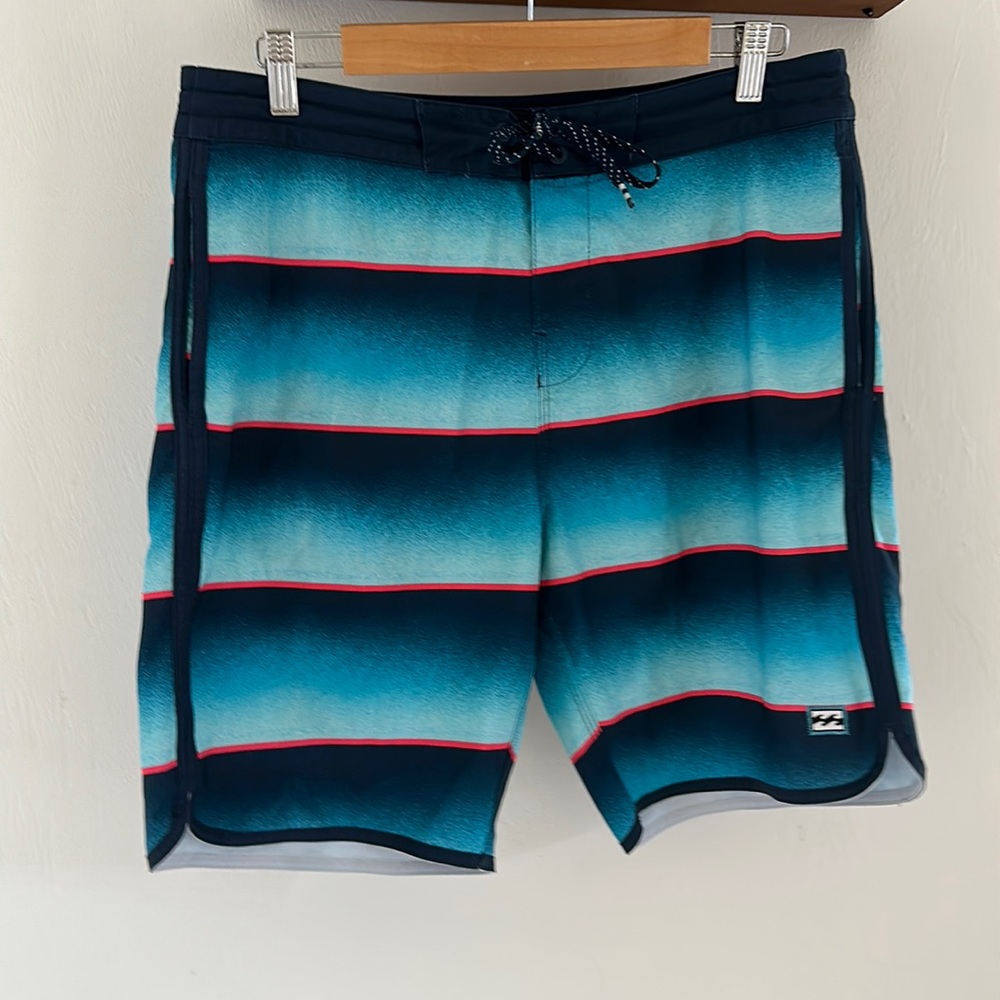 Billabong - Lo Tides | 73 Hybrid Boardshorts - 32”